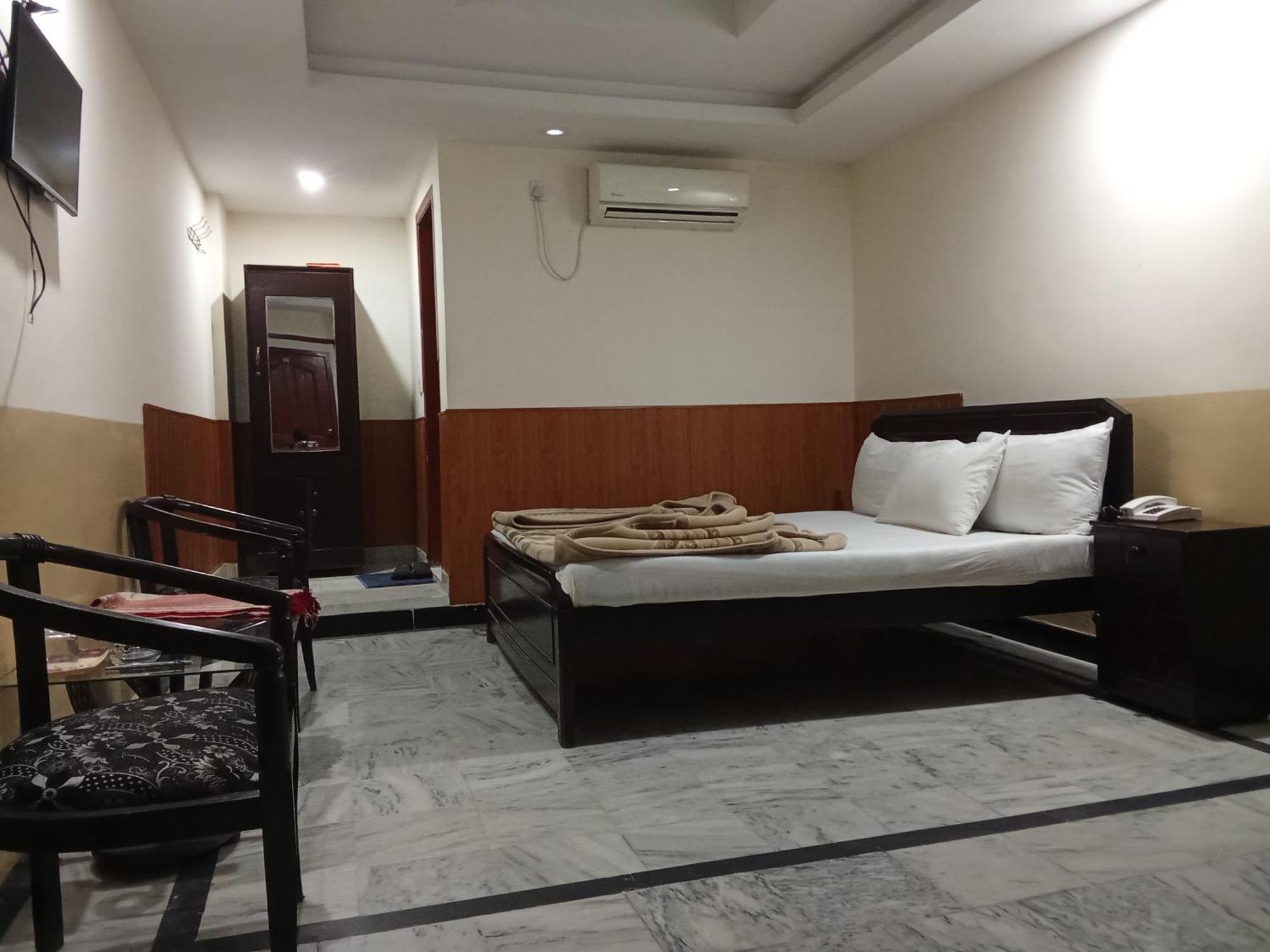 Hotel Khursheed Palace ราวัลปินดี ภายนอก รูปภาพ
